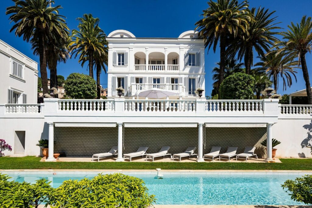 Villa Century