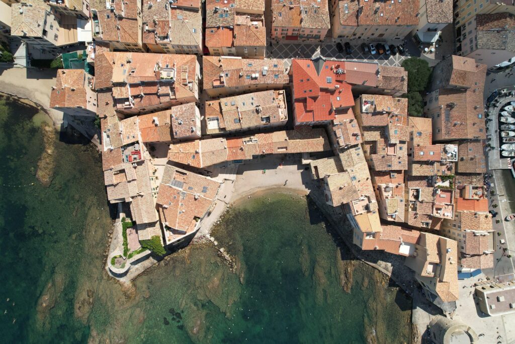 Saint-Tropez : Le Guide de l’Initié