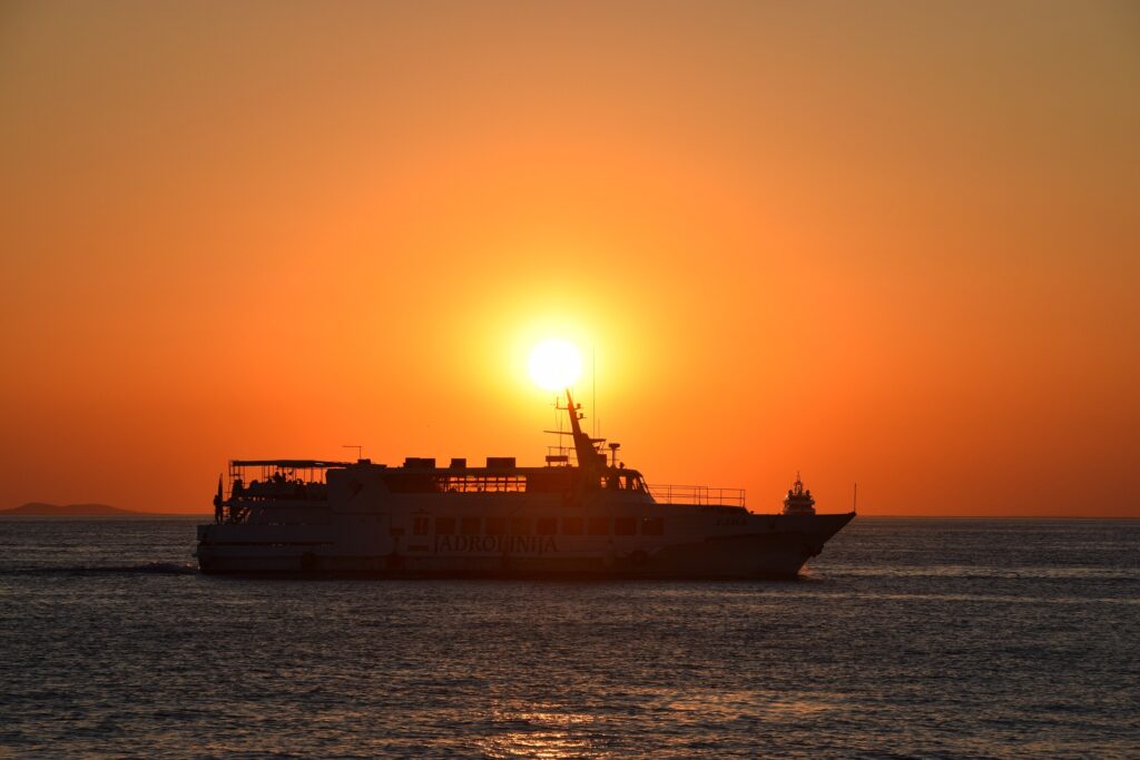 Une croisière au lever du soleil vers le Cap d’Antibes, rien que pour deux