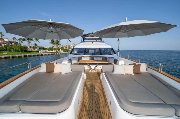 OASIS foredeck sun lounge, yacht charter Saint Tropez