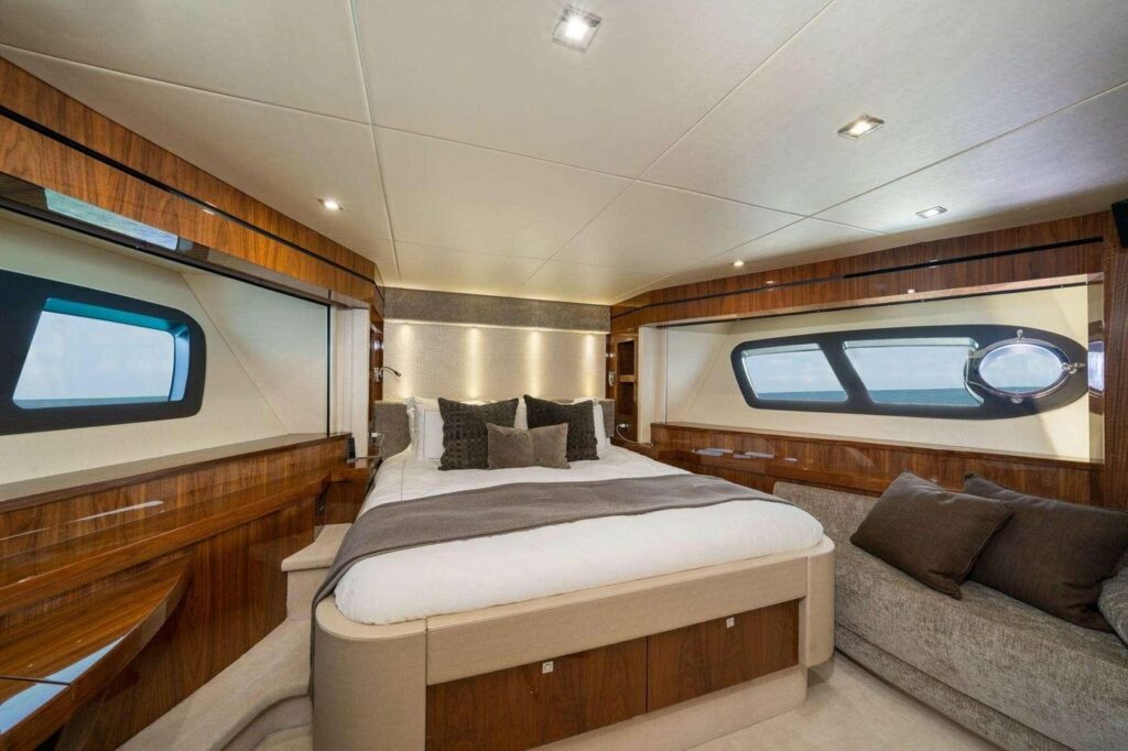 OASIS twin stateroom, yacht charter French Riviera