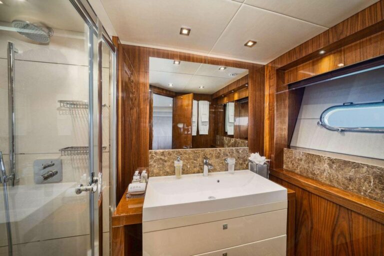 OASIS ensuite bathroom, yacht charter Cannes