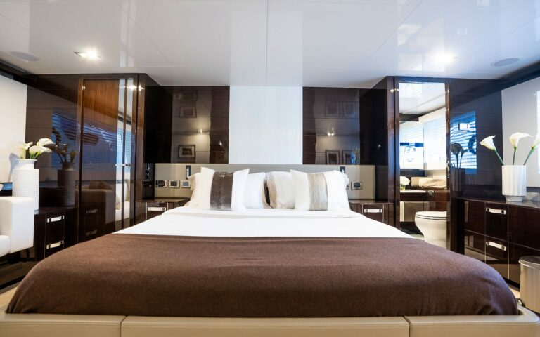 OMNIA full beam master suite, yacht charter Cannes