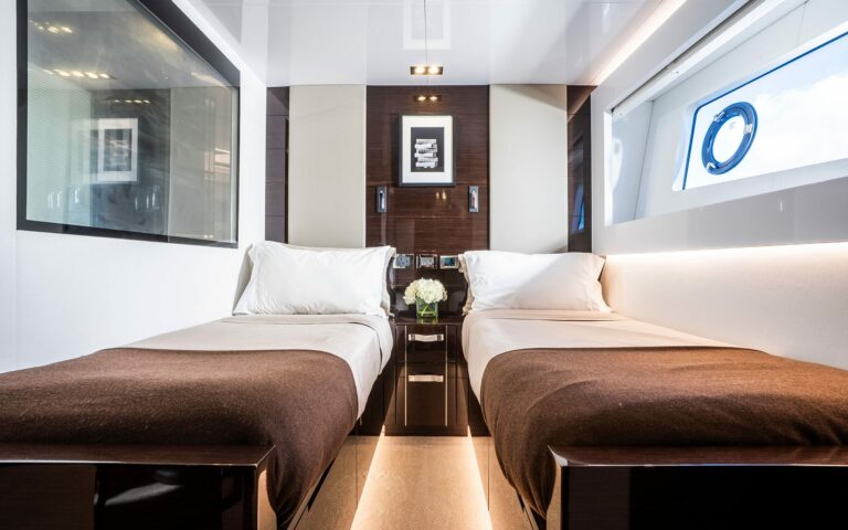 OMNIA convertible twin cabin, yacht charter French Riviera
