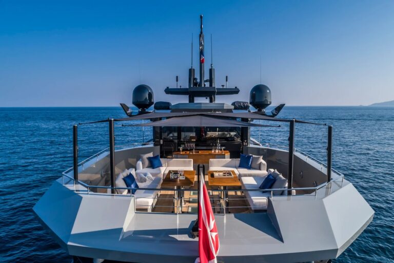 SEA CORAL II — fore deck sun terrace and seating, charter Cote d Azur