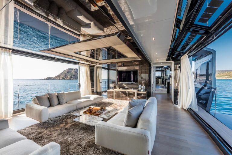 SEA CORAL II — salon lounge and coffee table, charter Cote d Azur