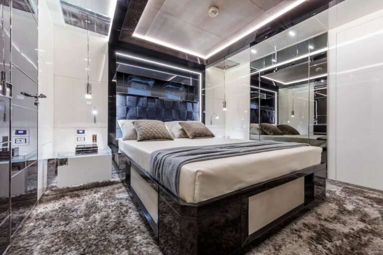 SEA CORAL II — guest double stateroom, charter Cote d Azur