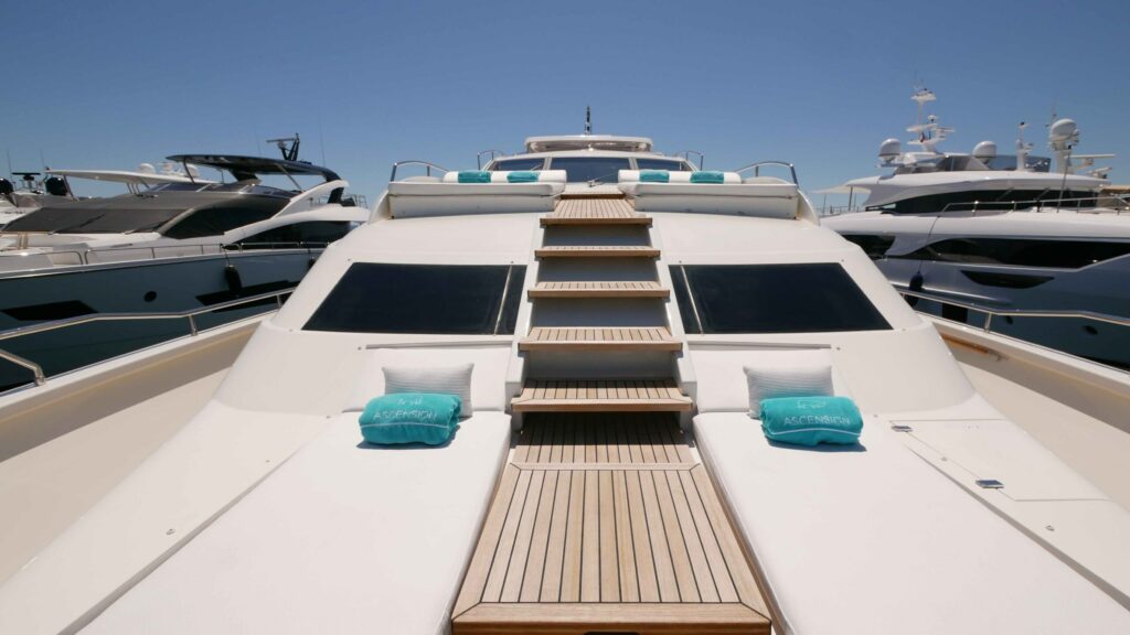 ASCENSION — foredeck sunpads and companionway, charter Côte d'Azur