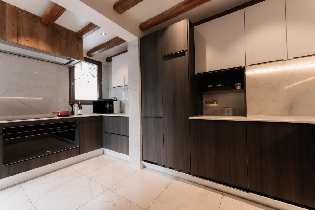 Chalet Alix — fully equipped kitchen