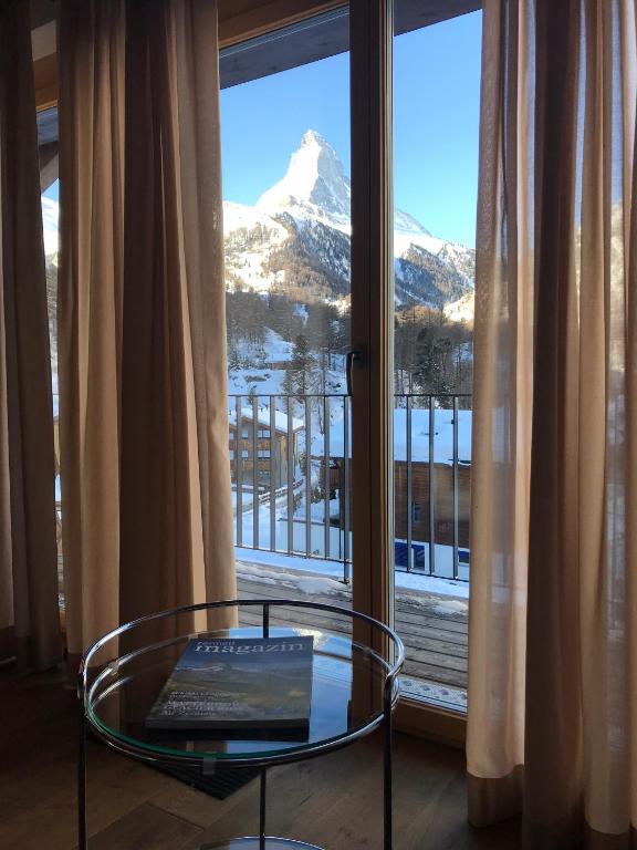 Chalet Talisman, Zermatt — bedroom balcony with Matterhorn view