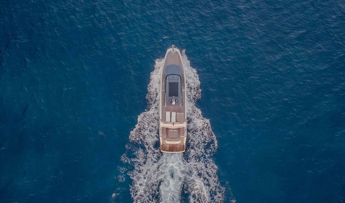 ENTHUSIAST — aerial view underway, charter Côte d'Azur
