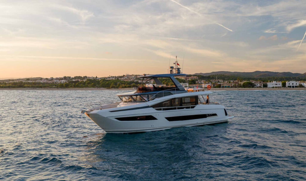 ENTHUSIAST — profile at sunset, charter Côte d'Azur