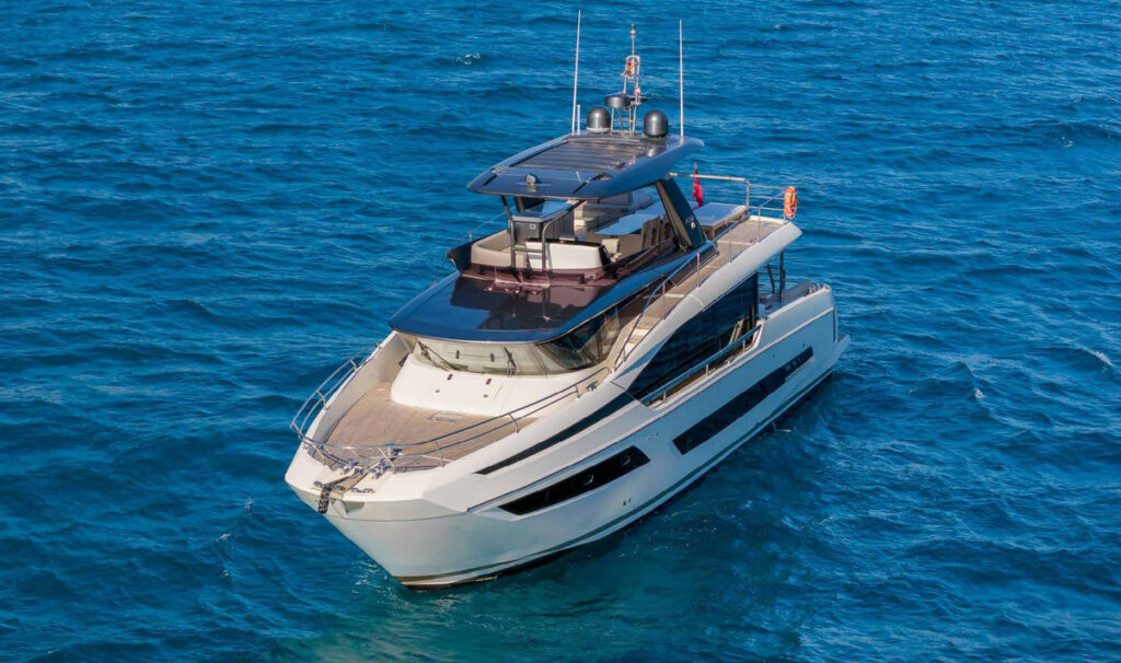 ENTHUSIAST — profile underway, charter Côte d'Azur