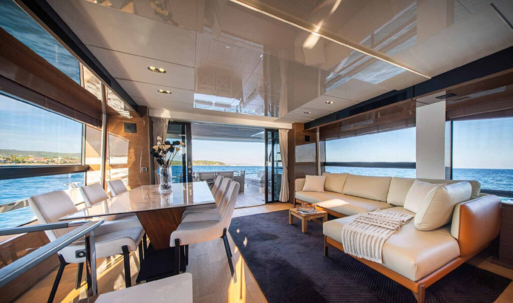 ENTHUSIAST — main salon, charter Côte d'Azur