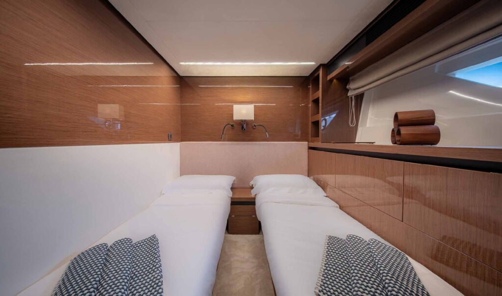 ENTHUSIAST — twin cabin, charter Côte d'Azur