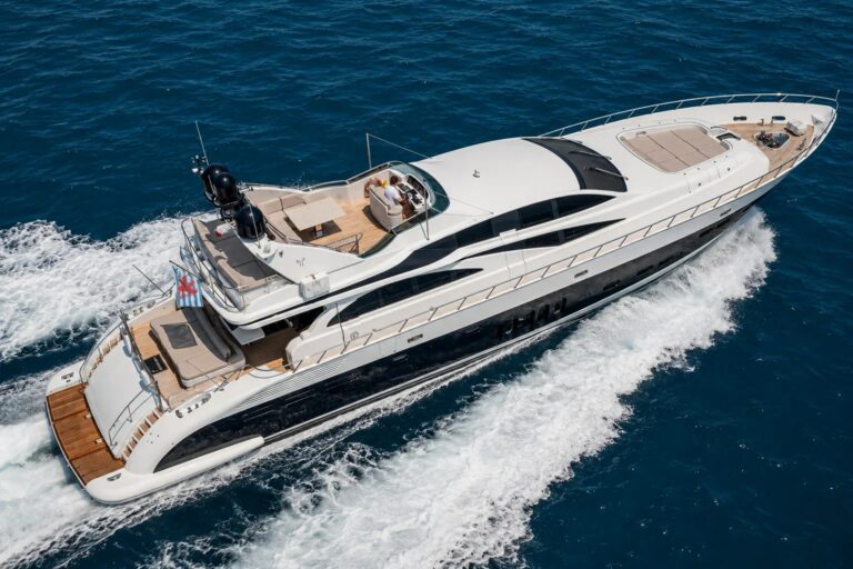 RAMSES II — profile at speed on the Mediterranean, charter Côte d'Azur