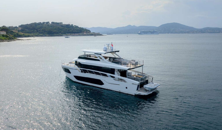 SEMELA — profile at sea, charter Côte d'Azur