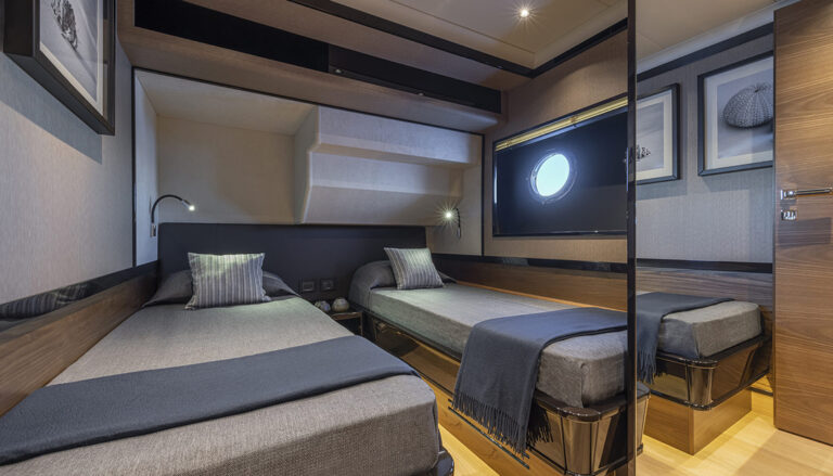SEMELA — twin cabin, charter Côte d'Azur